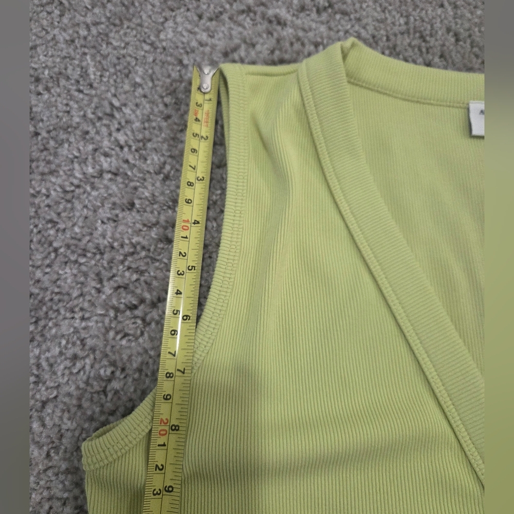 Button Tank - Picture 10 of 13